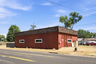 More details for 2025 Hickory Grove Rd, Davenport, IA - Retail for Sale