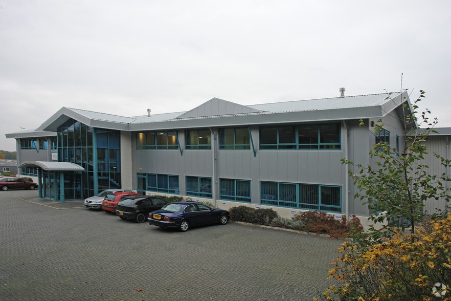 Eagle Close, Eastleigh for lease - Primary Photo - Image 1 of 3