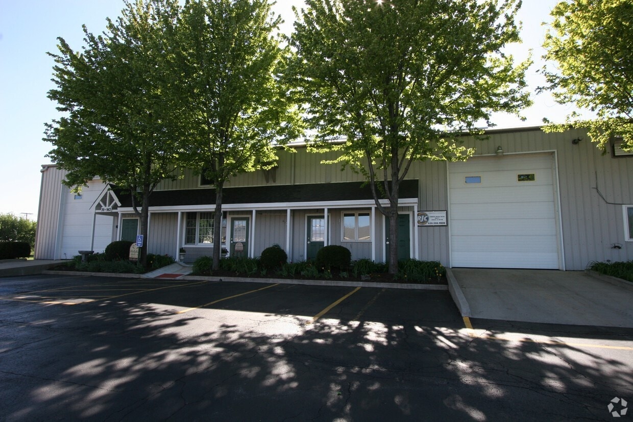 39W963 Midan Dr, Elburn, IL for lease Primary Photo- Image 1 of 2