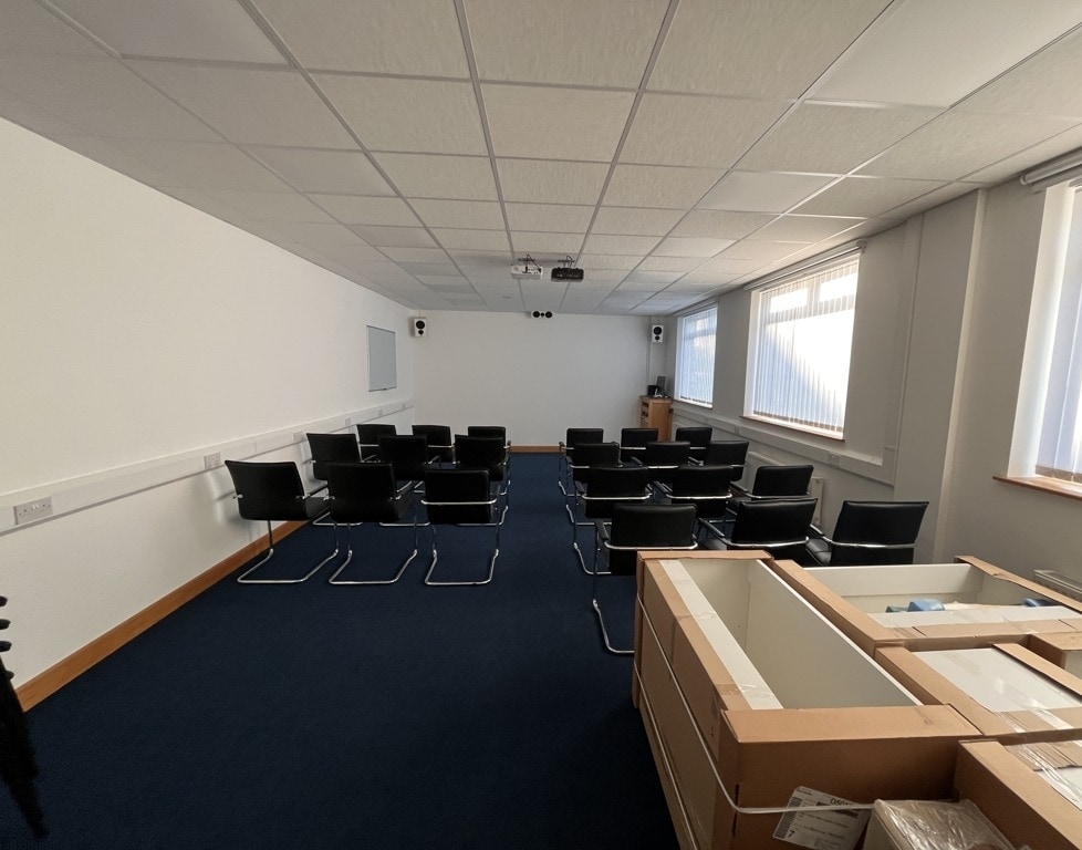 6-28 Beaconsfield Rd, Hatfield, HRT AL10 8BB - Unit 22-24 -  - Interior Photo - Image 1 of 1