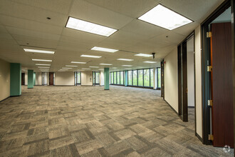 520 Maryville Centre Dr, Town And Country, MO for lease Interior Photo- Image 2 of 11