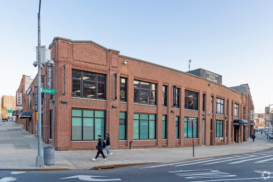 5500 Broadway, Bronx, NY à louer - Photo du bâtiment - Image 2 de 8