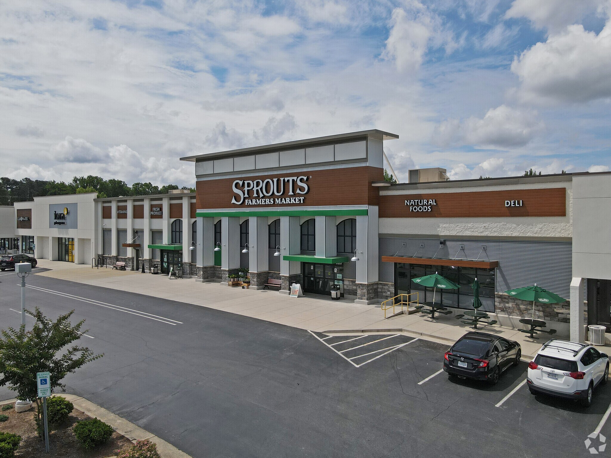 3315-3391 Battleground Ave, Greensboro, NC for lease Primary Photo- Image 1 of 12