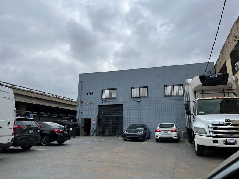 1700 Griffith Ave, Los Angeles, CA à vendre - Photo du bâtiment - Image 1 de 1