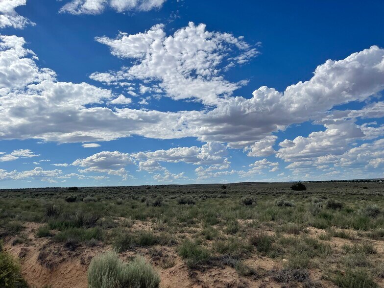 18th Avenue Northeast, Rio Rancho, NM for sale - Primary Photo - Image 2 of 3