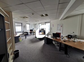 Office in Noisy-le-Grand for lease Interior Photo- Image 1 of 5