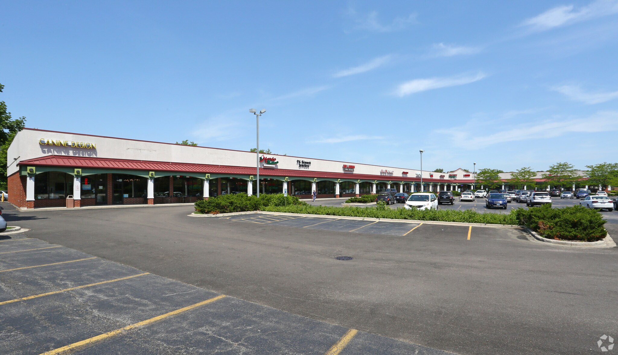 700-752 Butterfield Rd, Mundelein, IL à louer Photo du bâtiment- Image 1 de 9