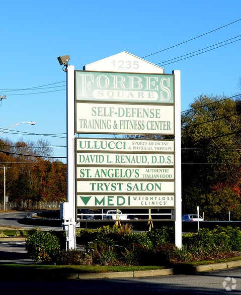 1235 Wampanoag Trl, Riverside, RI for lease - Building Photo - Image 3 of 29