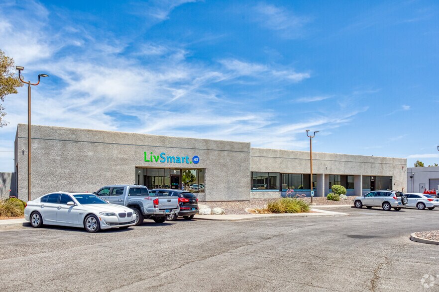 5 Longevity Dr, Henderson, NV à vendre - Photo du bâtiment - Image 3 de 49
