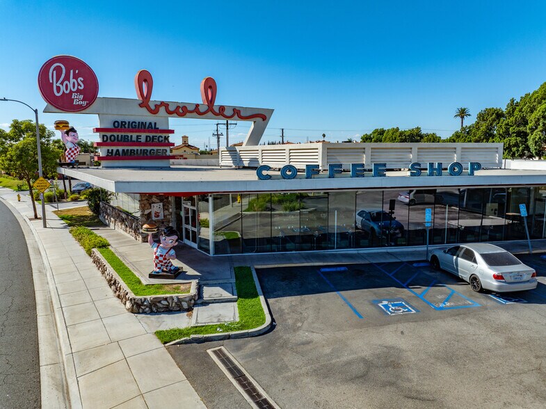 7447 Firestone Blvd, Downey, CA à vendre - Photo du bâtiment - Image 3 de 9