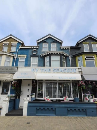 Plus de détails pour 22 St. Chads Rd, Blackpool - Services hôteliers à vendre