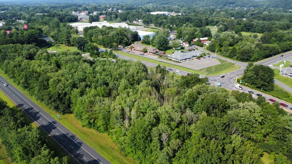 424 State Rd, South Deerfield, MA à vendre - Photo du bâtiment - Image 3 de 6