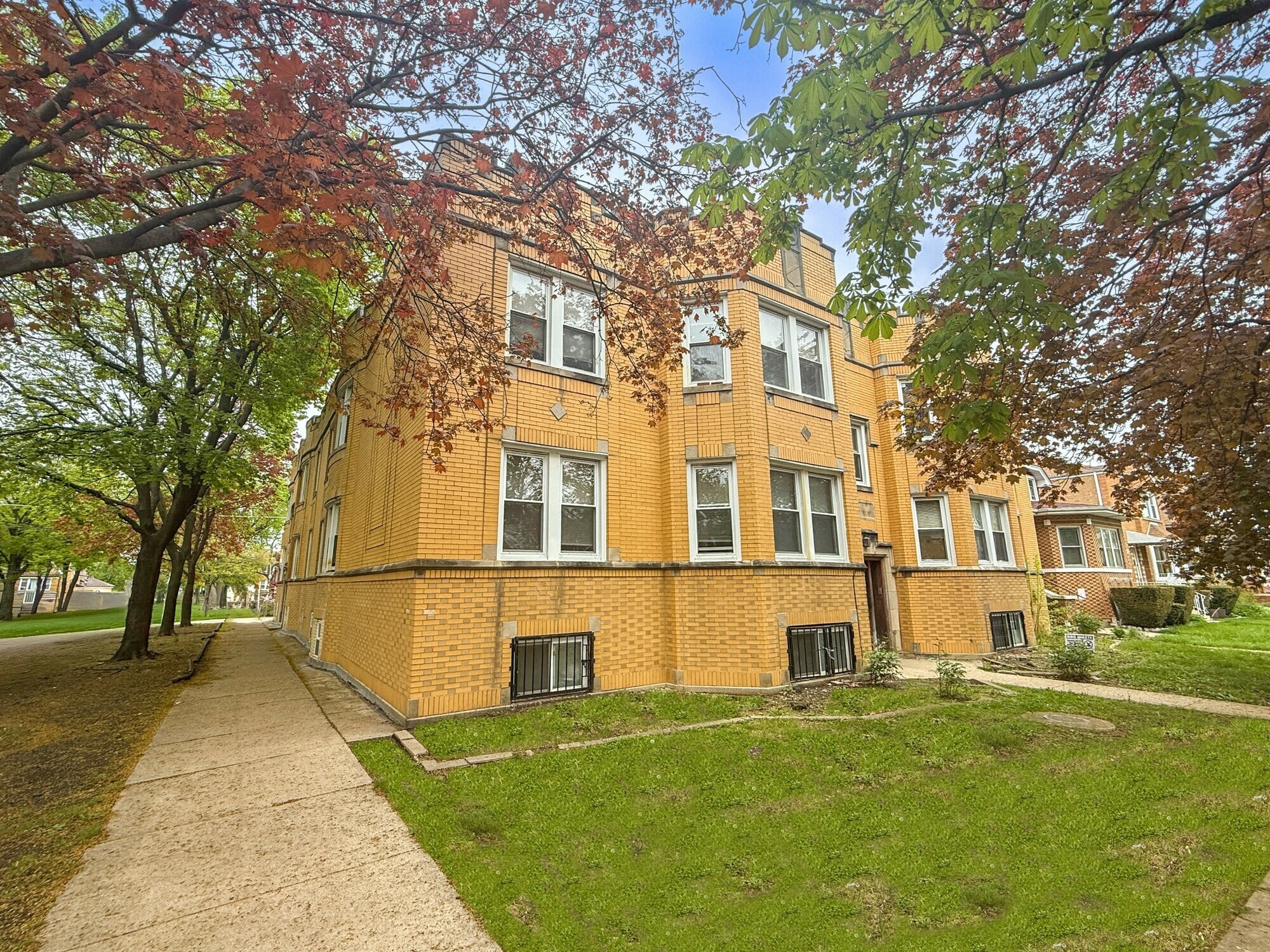 5254 W Wolfram St, Chicago, IL for sale Building Photo- Image 1 of 2