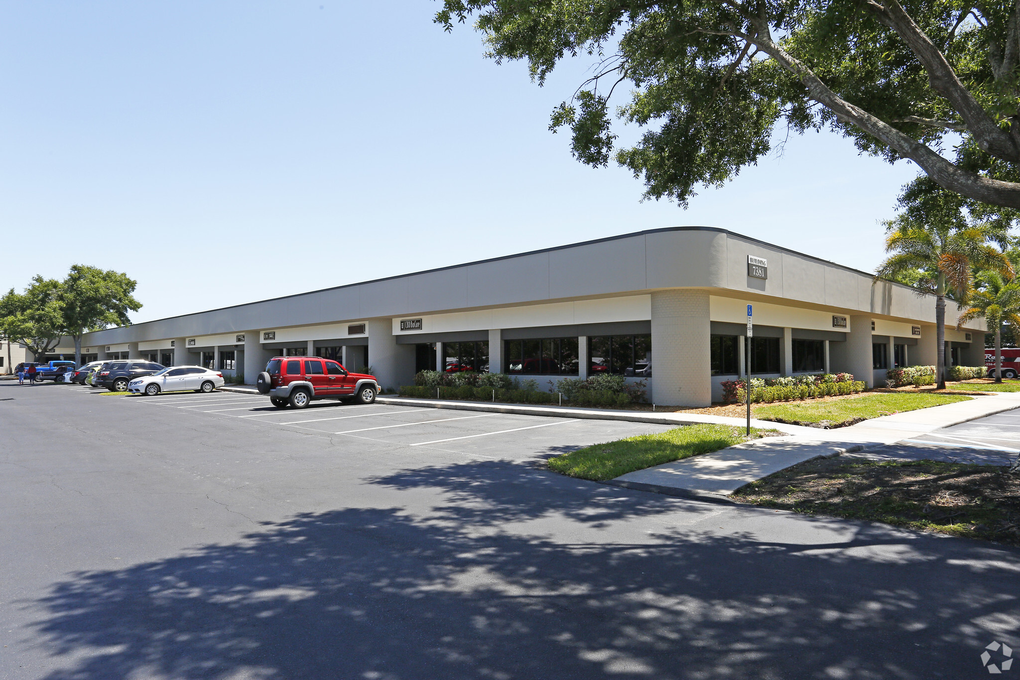 7381 114th Ave, Largo, FL for lease Building Photo- Image 1 of 15