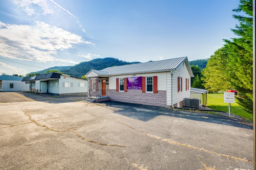 1119 N Main Ave, Erwin, TN for lease - Building Photo - Image 2 of 31