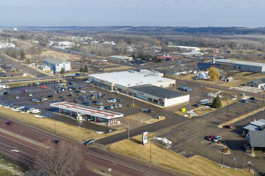 2025 S Broadway St, New Ulm, MN à louer - Photo principale - Image 1 de 20