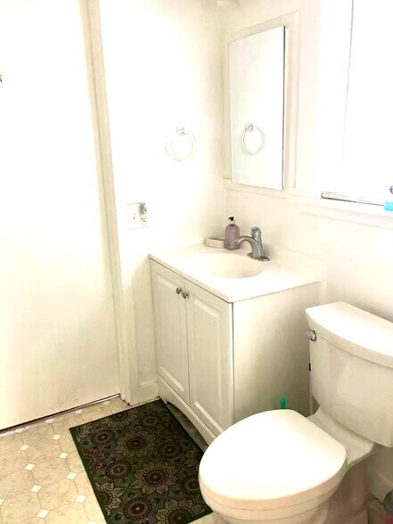 542 A St, Hayward, CA à vendre - Photo du bâtiment - Image 2 de 19