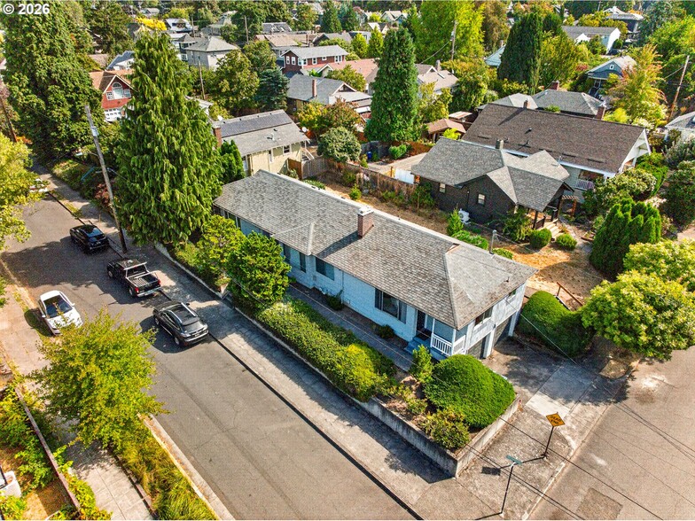 1250 SE 46th Ave, Portland, OR à vendre - Photo du bâtiment - Image 2 de 13