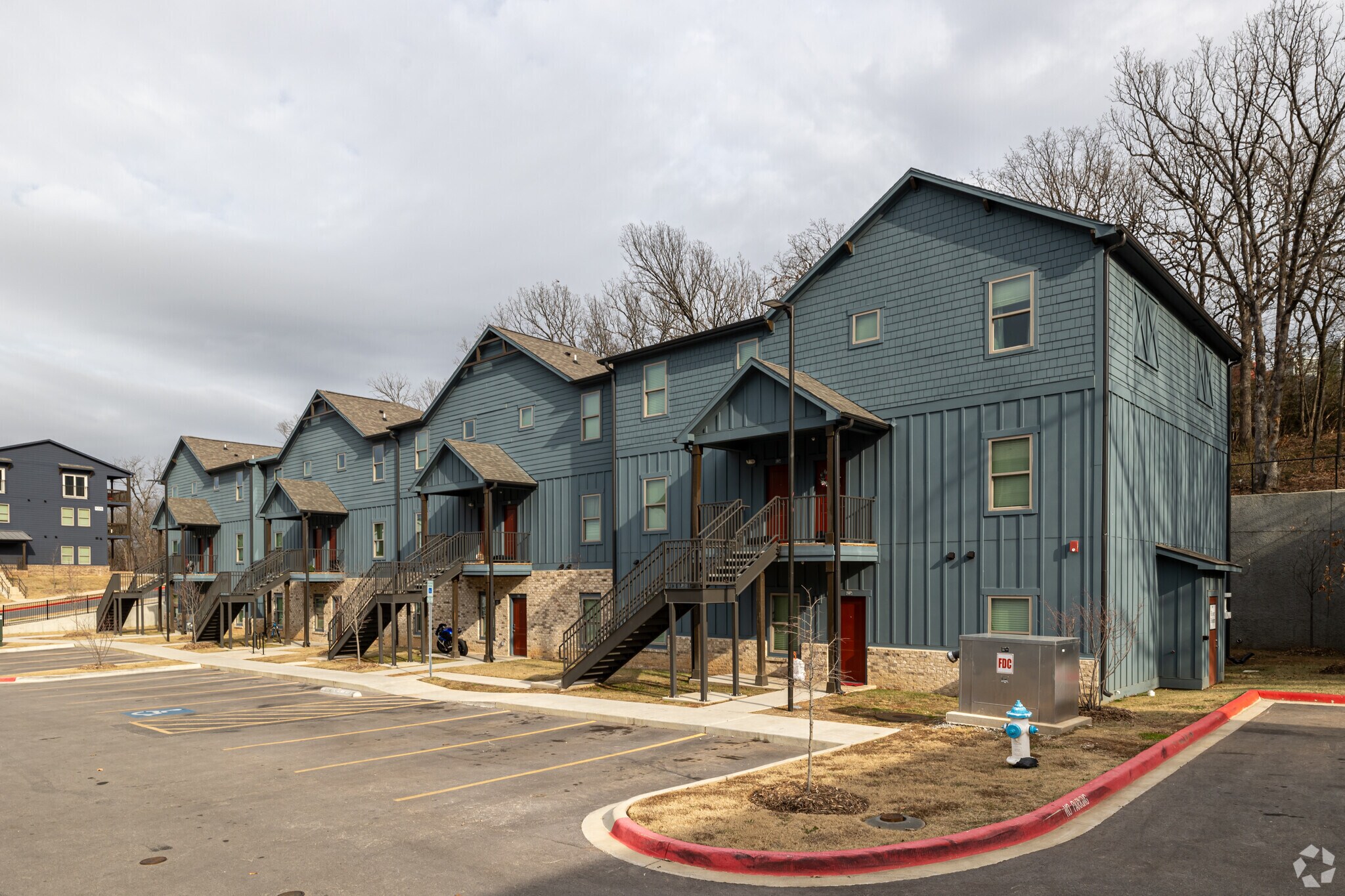 1369 W Stadium Dr, Fayetteville, AR for lease Primary Photo- Image 1 of 6