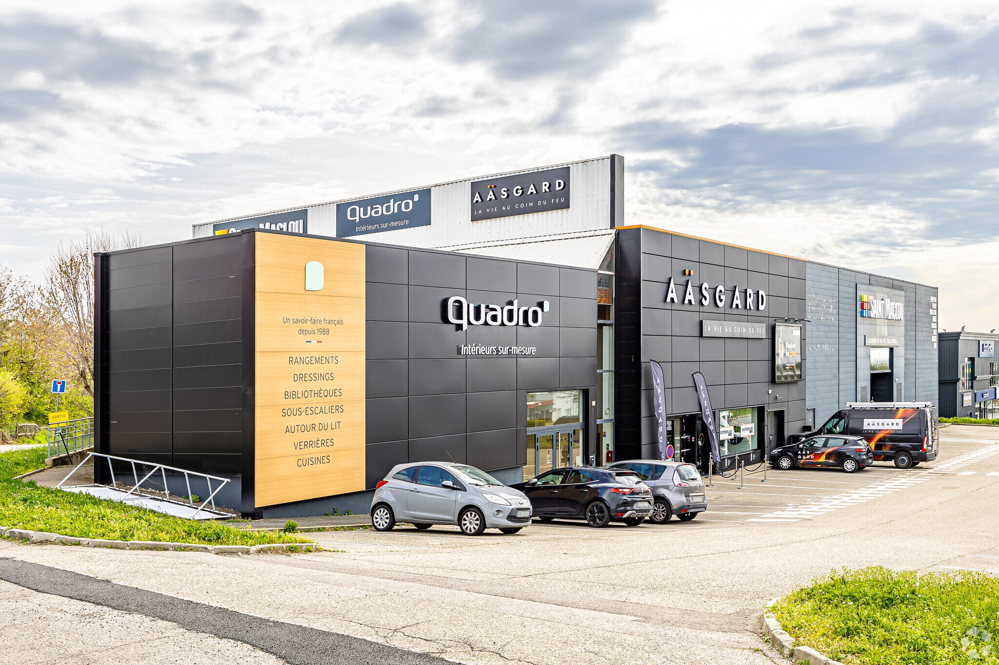 Commerce de détail dans Limonest à louer Photo principale- Image 1 de 3