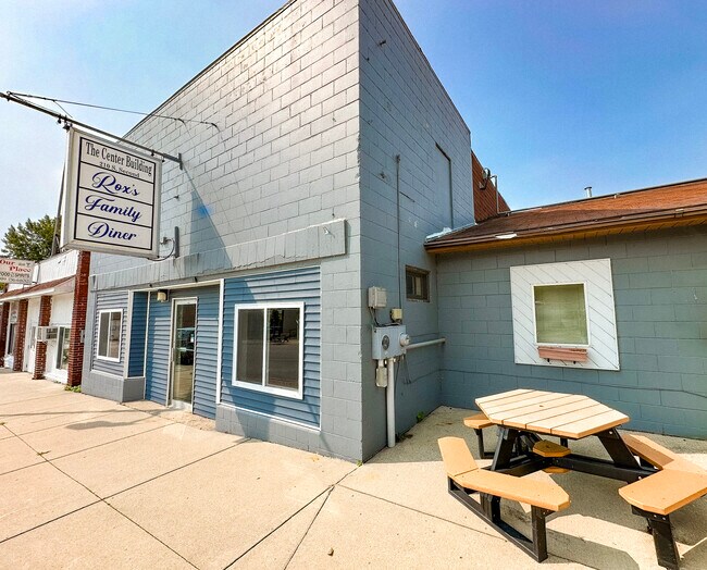 Plus de détails pour 210 2nd St, Lincoln, MI - Commerce de détail à vendre
