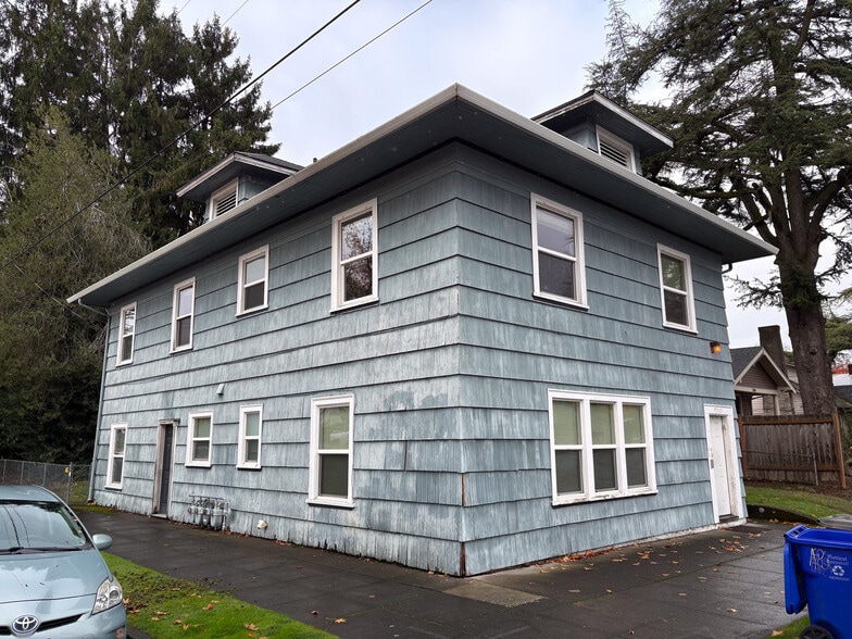 5301 N Kerby Ave, Portland, OR à vendre - Photo du bâtiment - Image 2 de 10