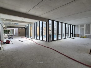 Office in Noisy-le-Grand for lease Interior Photo- Image 2 of 4