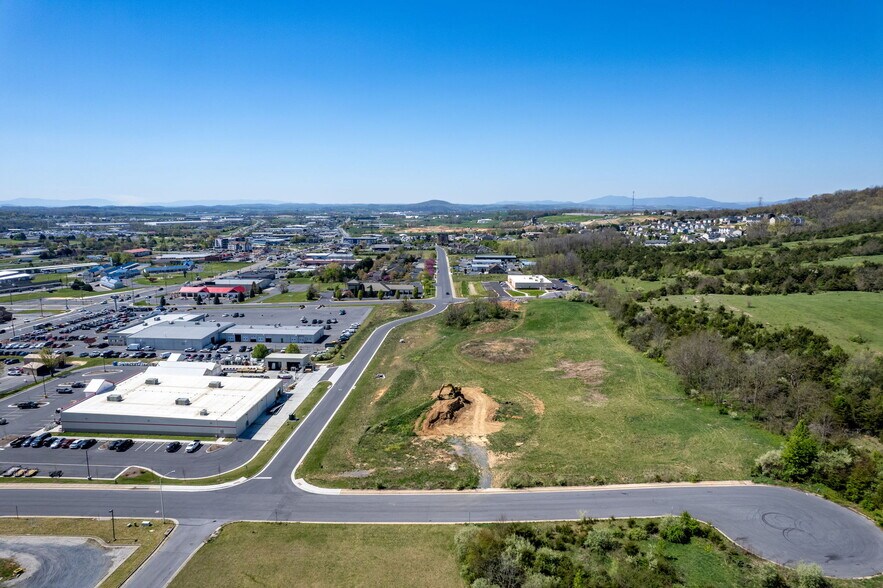 55 Baxter Drive, Harrisonburg, VA à vendre - Photo du bâtiment - Image 3 de 17