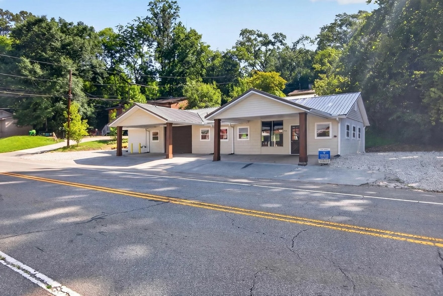 520 Reinhardt College Pky, Canton, GA for lease - Building Photo - Image 2 of 14