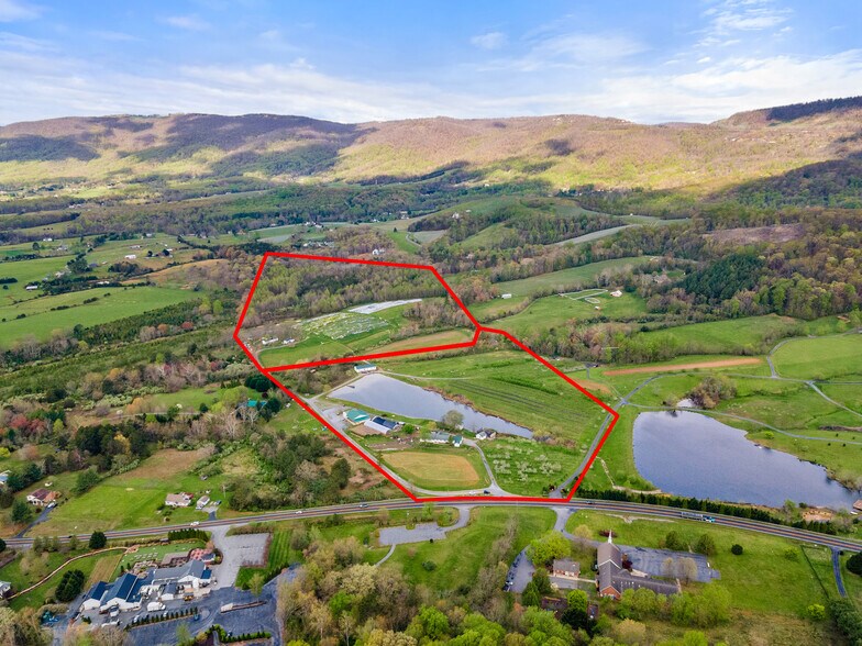 9388 Critzers Shop Rd, Afton, VA à vendre - Photo principale - Image 1 de 35