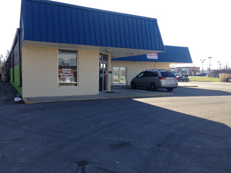 3753-3765 N Post Rd, Indianapolis, IN à vendre - Photo du bâtiment - Image 2 de 5