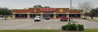 8740 Spencer Hwy, La Porte TX - Restaurant avec service au volant