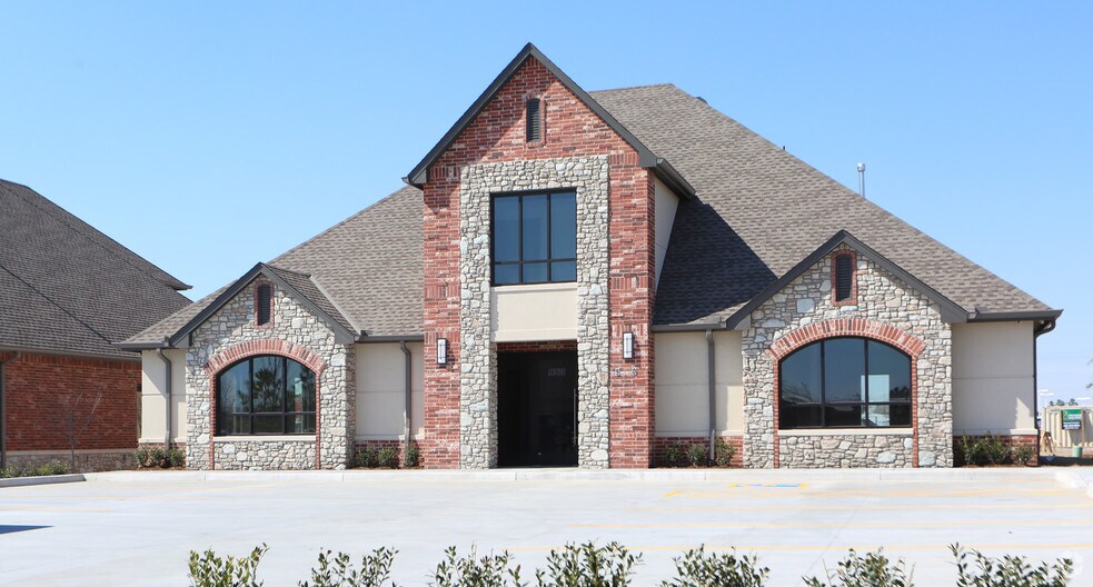 920 Wall St, Norman, OK à louer - Photo du bâtiment - Image 1 de 2