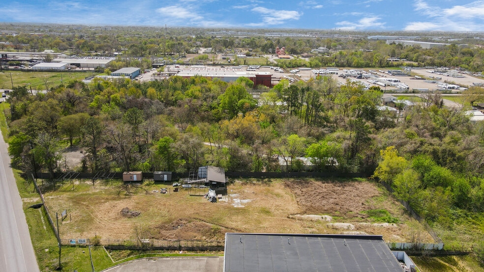 11921 Veterans Memorial Dr, Houston, TX for sale - Building Photo - Image 2 of 24