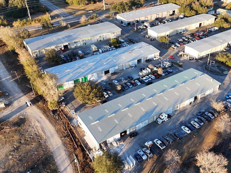 1016 American Way, Kissimmee, FL à vendre - Photo du bâtiment - Image 3 de 7