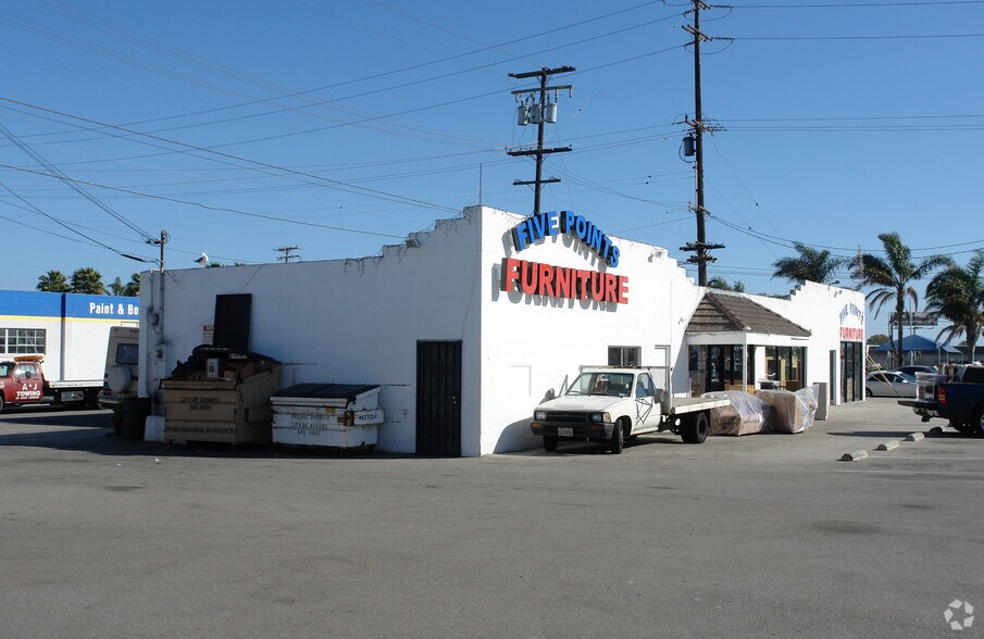 119 E Wooley Rd, Oxnard, CA à vendre - Photo du bâtiment - Image 2 de 2