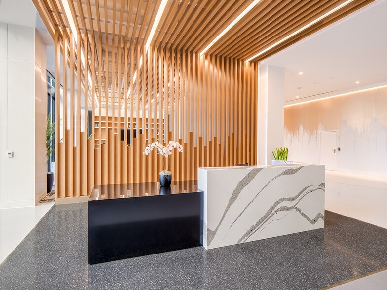 2461 S Clark St, Arlington, VA for lease - Lobby - Image 2 of 16