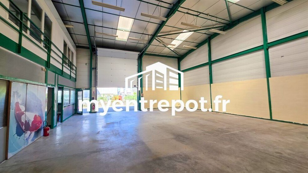 Flex dans Aubagne à louer - Photo du bâtiment - Image 1 de 7