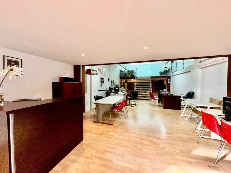 Retail in Cáceres, Cáceres for sale - Building Photo - Image 1 of 10