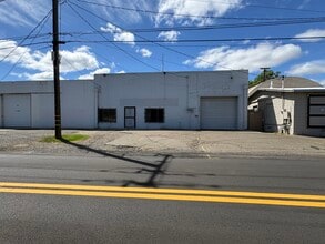 2324 Railroad Ave, Redding, CA for lease Interior Photo- Image 1 of 14