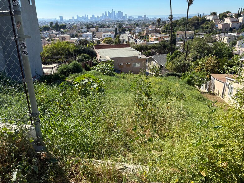 1031 Rowan Ave, Los Angeles, CA à vendre - Photo du bâtiment - Image 2 de 3