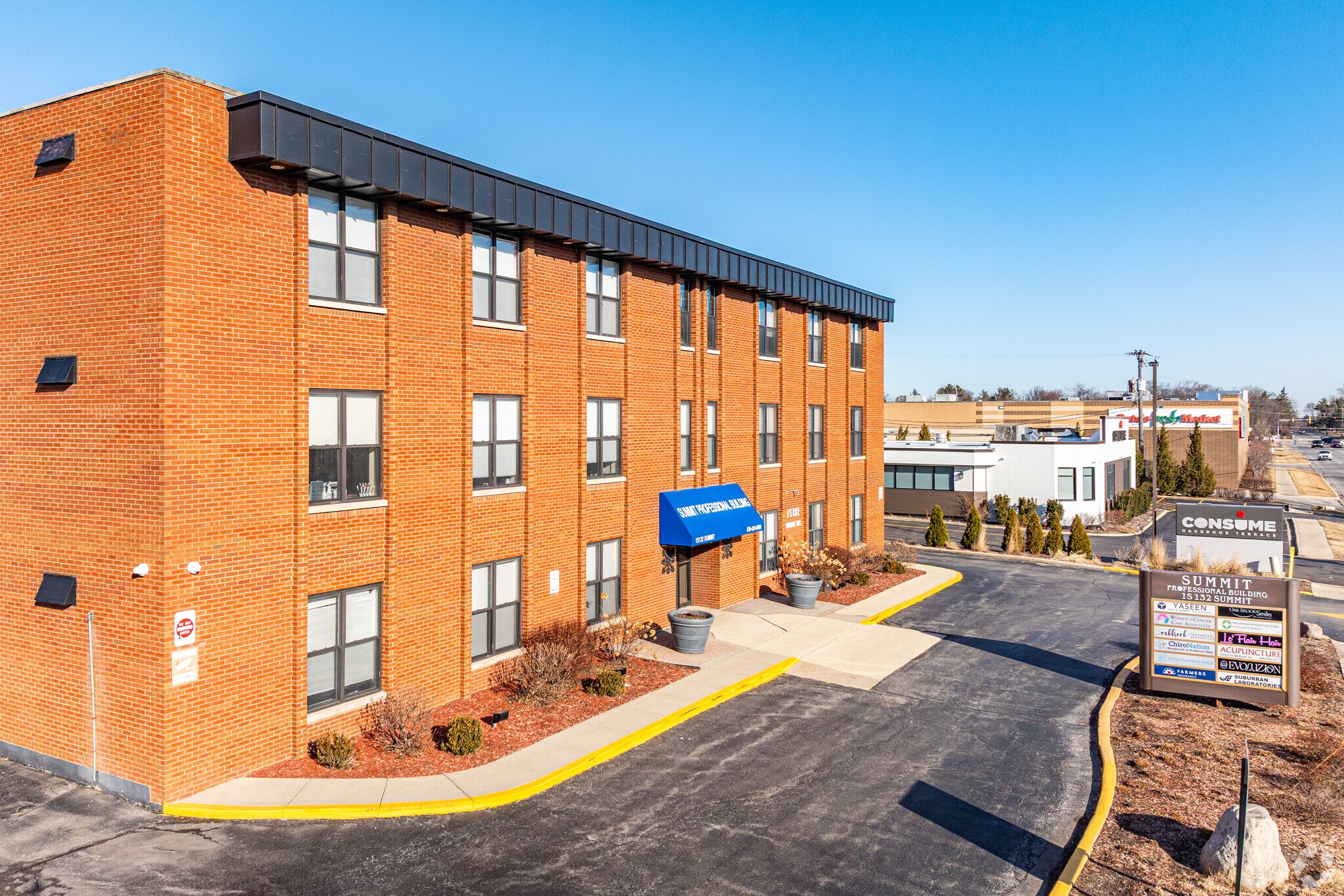 1S132 Summit Ave, Oakbrook Terrace, IL for lease Building Photo- Image 1 of 11