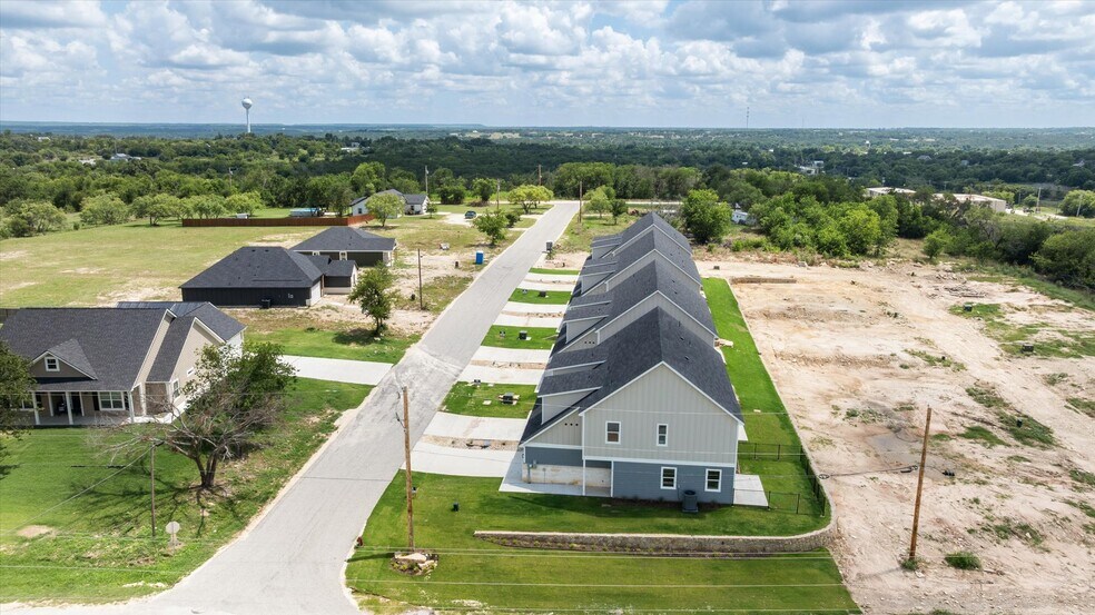 710 N Sycamore St, Hico, TX à vendre - Photo du bâtiment - Image 2 de 36