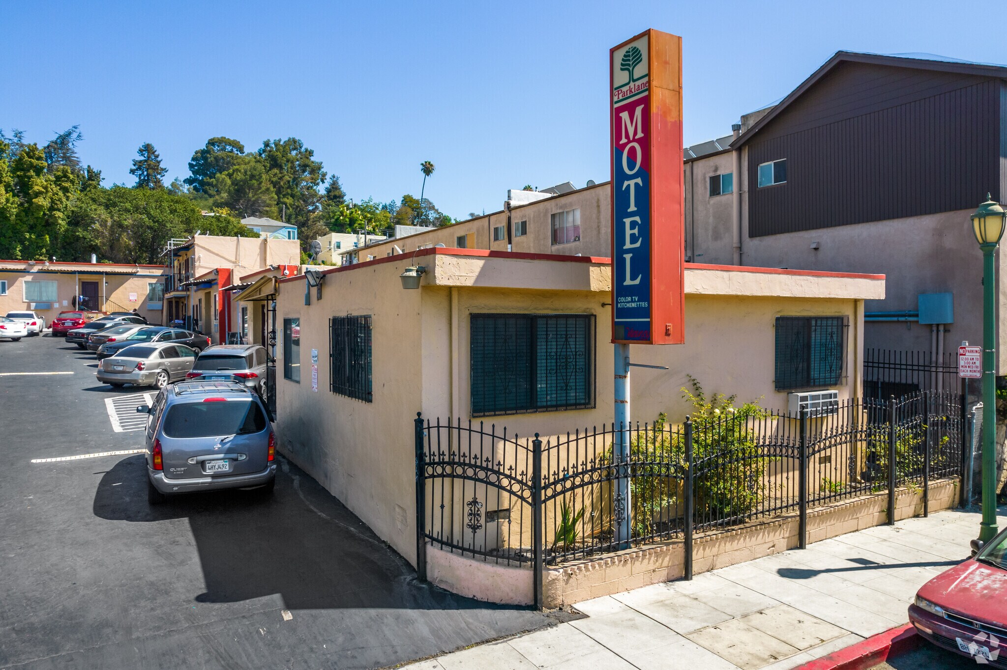 8100 MacArthur Blvd, Oakland, CA à vendre Photo du bâtiment- Image 1 de 30