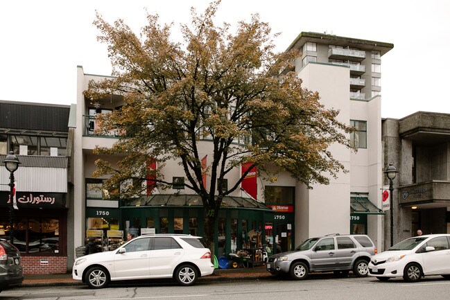 Plus de détails pour 1750 Marine Dr, West Vancouver, BC - Commerce de détail à louer