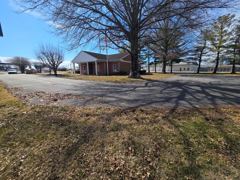 10 Merritt St, Lucasville, OH à louer - Photo du bâtiment - Image 2 de 11