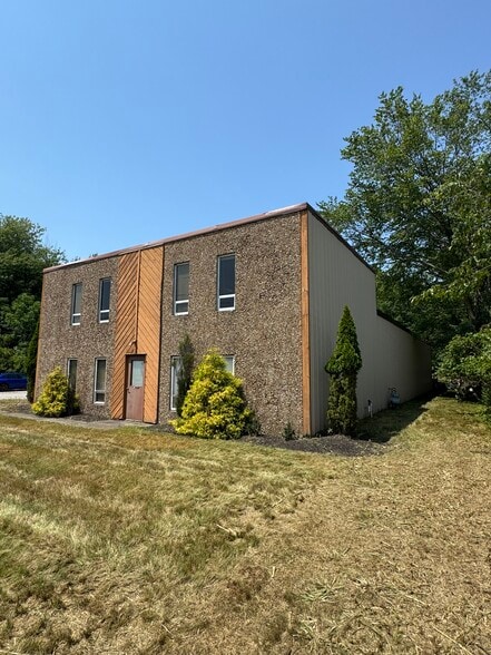 34550 Chester Rd, Avon, OH for sale - Building Photo - Image 2 of 11