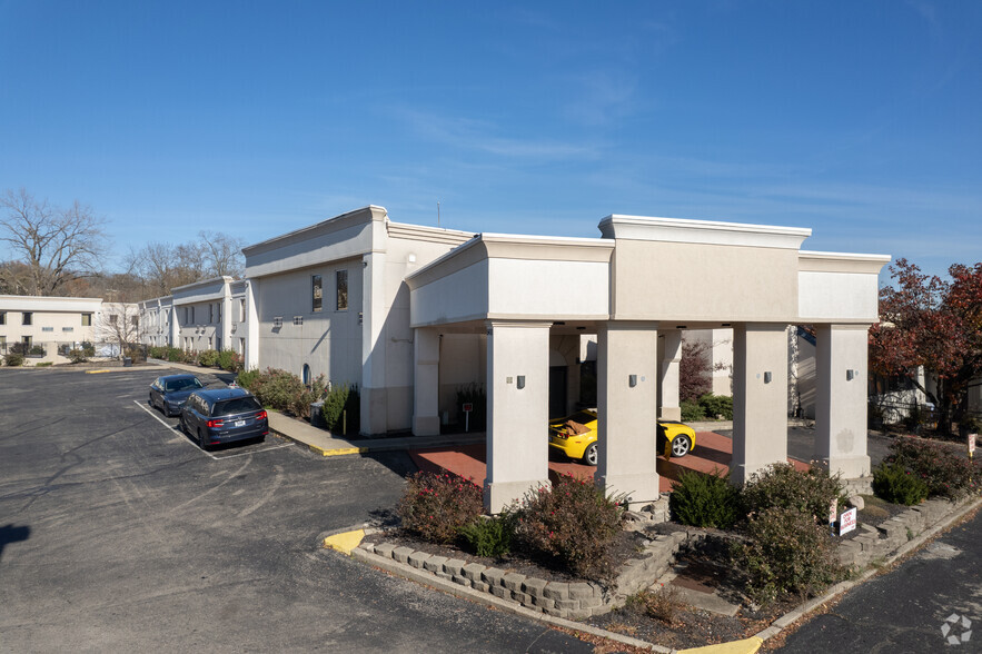 5410 Ridge Ave, Cincinnati, OH for sale - Primary Photo - Image 1 of 1