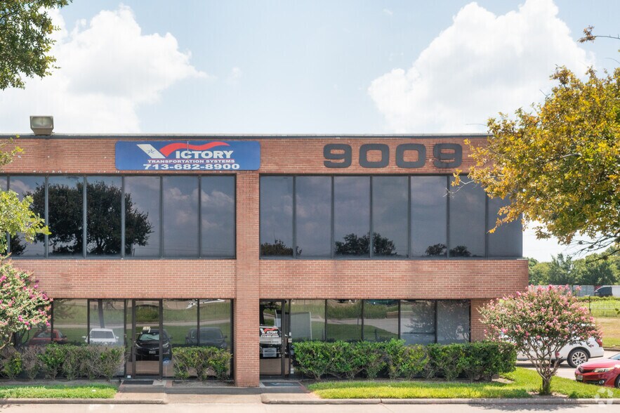 9009 North Loop E, Houston, TX à louer - Photo du bâtiment - Image 3 de 6