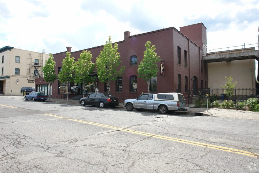 154 S Madison St, Spokane, WA à louer - Photo du bâtiment - Image 2 de 11